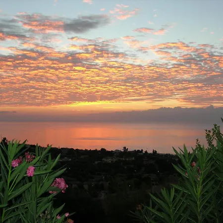 בית נופש Mare E Sole - Vista Mare, Giardino Privato, Vicino קוסטה ריי